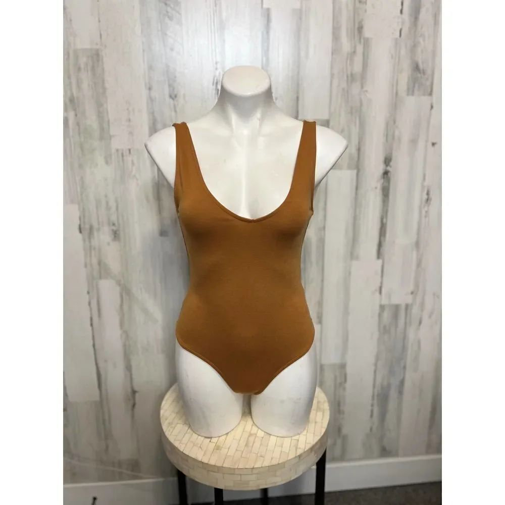 Forever 21 Brown Scoop Neck Bodysuit Size M – Stretchy Basics Tank Bodysuit